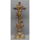 HolzskulpturChristus am Kreuz, beschnitzt, Blattdekor, natur, Korpushöhe 18 cm, Gesamthöhe 64 cm,- -