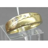 Damenring14 kt. Gelbgold, besetzt mit 5 kl. Diamanten, moderne Form, ca. 4 g schwer, RM 55,- - -20.