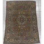 GasgeiMittelmedaillon, florales Dekor, beige grundig, 206x146 cm,- - -20.00 % buyer's premium on the