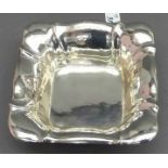 Schale800er Silber, barocke Form, quadratisch, Hammerschlagdekor, ca 120g, 14x14 cm,- - -20.00 %