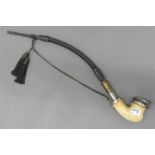 MeerschaumpfeifeMeerschaumkolben, Horngesteck, Metallmontur um 1900, l 50 cm,- - -20.00 % buyer's