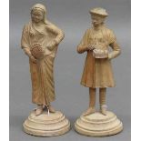 Paar Terrakotta-SkulpturenFrau mit Fächer, Mann mit Kuchen, eine Hand fehlt, bestossen, Italien, 19.