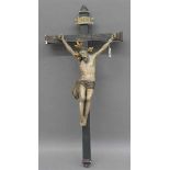 HolzskulpturChristus am Kreuz, gefasst, Dreinageltypus, um 1800, Korpushöhe 31 cm,- - -20.00 %