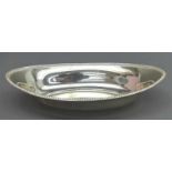 Schale800er Silber, Perlrand, oval, Widmung am Boden 1925/1950, ca 240g, l 32 cm,- - -20.00 %