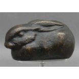 Bronzeskulptur20. Jh., liegender Hase, braune Patina, l 15 cm,- - -20.00 % buyer's premium on the