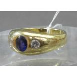 Bandring14 kt. Gelbgold, mittig 1 Saphir, 2 Brillanten zus. ca. 0,20 ct., wesselton, ca. 7 g schwer,