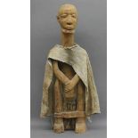 HolzschnitzereiAfrika, Sitzender Mann mit Bart, Textilumhang, natur, h 71 cm,- - -20.00 % buyer's