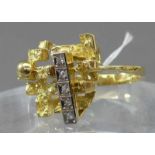 Damenring18 kt. Gelbgold, besetzt mit 5 Diamanten zus. ca. 0,08 ct., wesselton, moderne Fassung,