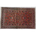 KeshanMittelmedaillon, rotgrundig, florales Dekor, 203x125 cm,- - -20.00 % buyer's premium on the