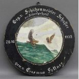 SchützenscheibeHolz, bemalt, beschossen, dat. 1933, d 41 cm,- - -20.00 % buyer's premium on the