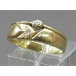 Damenring14 kt. Gelbgold, besetzt mit 4 Diamanten zus. ca. 0,04 ct., moderne Form, ca. 4 g