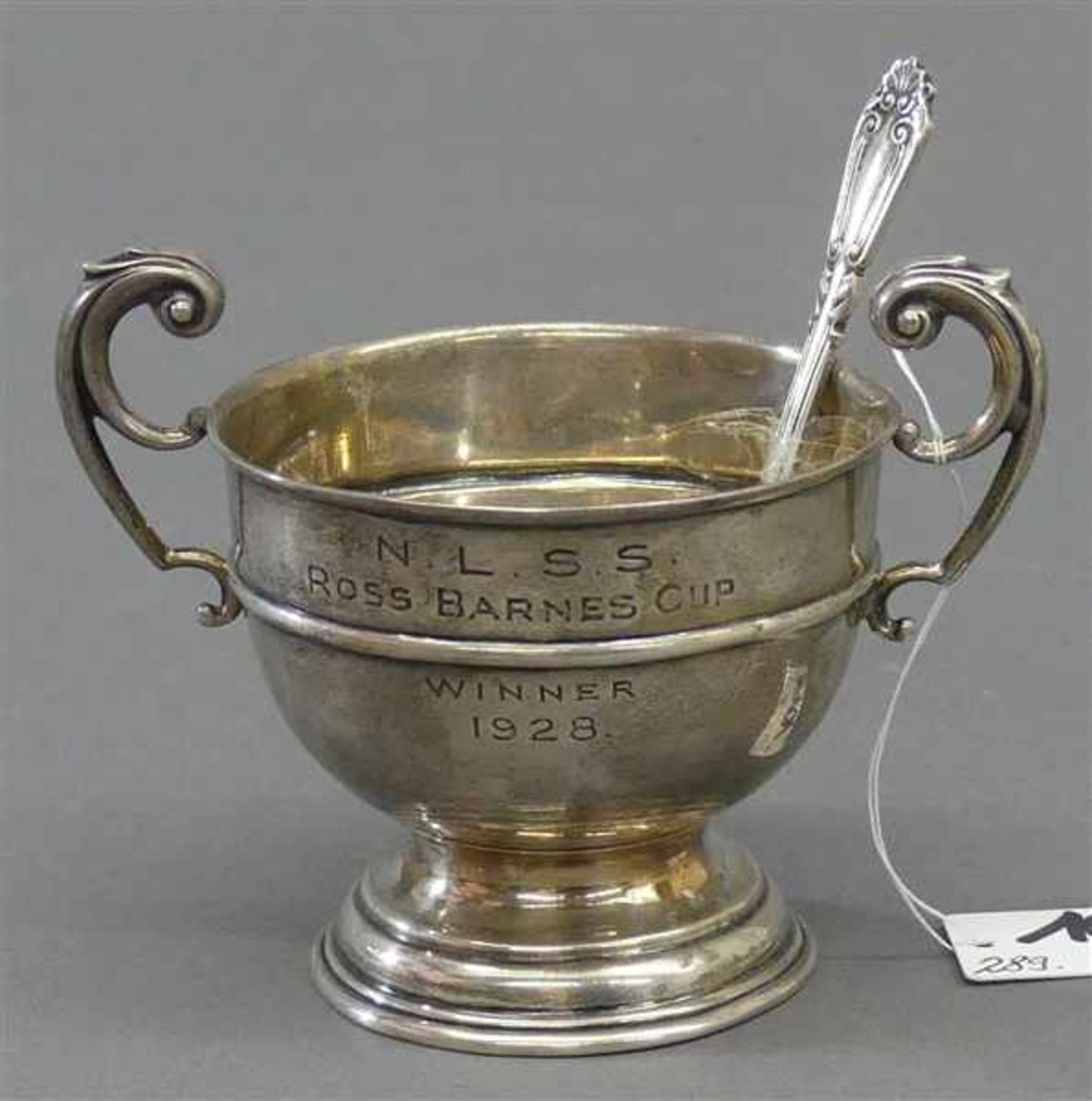 GewürzschälchenSilber, Birmingham, seitl. Henkel, graviert, "Ross Barnes Cup, Winner 1928", mit