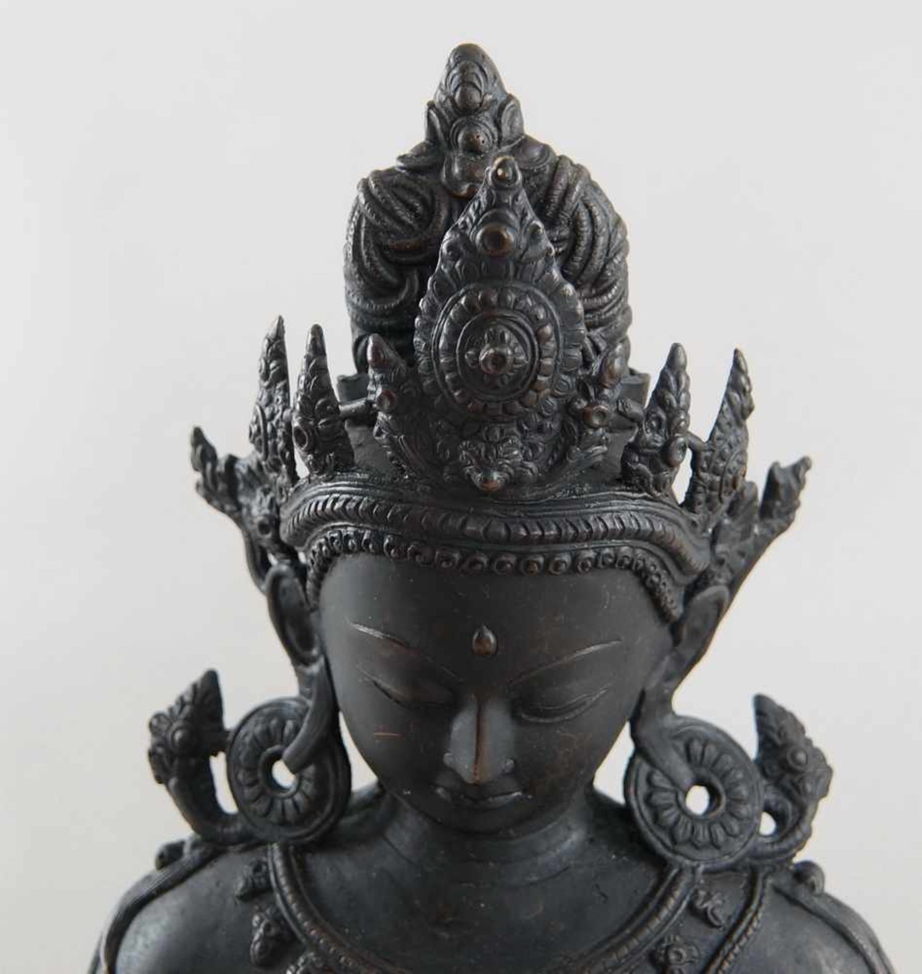 Tibetanischer, sitzender Buddha, Bronze, 19. JH, H 49 cm - Bild 4 aus 9