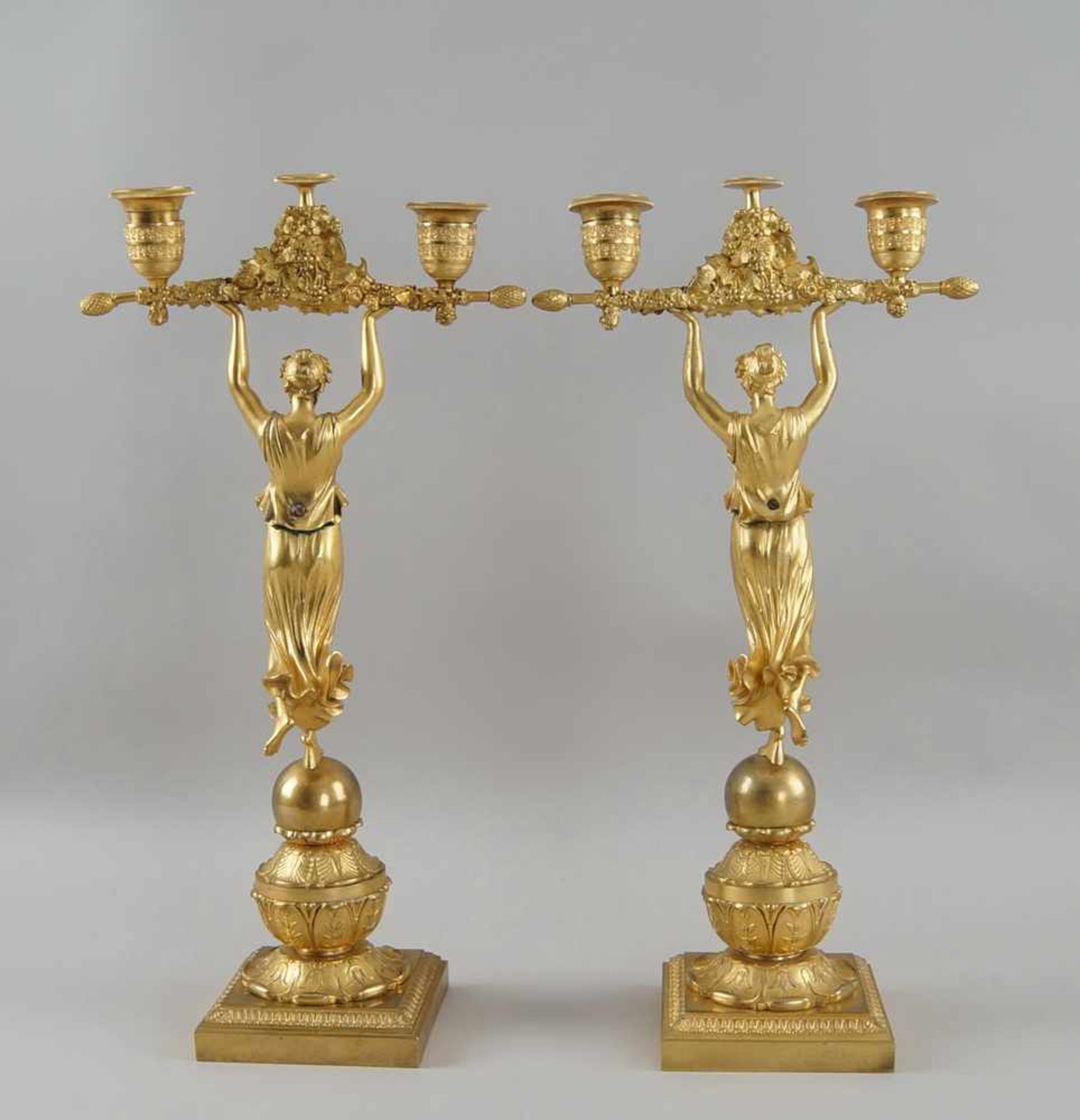 Paar filigrane Empire Tafelleuchter, getragen von der Siegesgöttin, Feuervergoldet, um1800, H je - Bild 11 aus 12