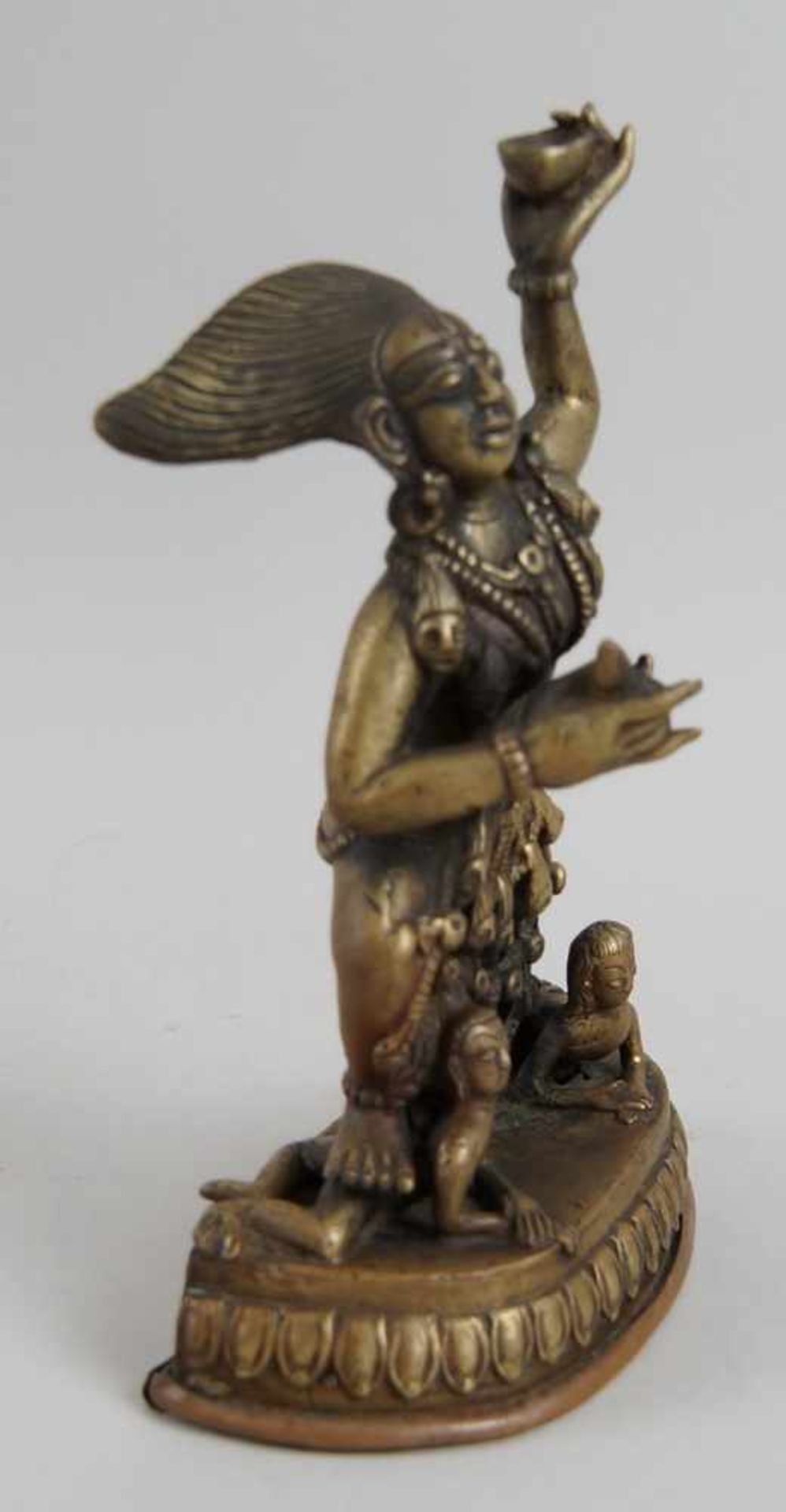 Kali, Shiva und Bhairava, Bronze/Kupfer, 18./19. JH, H 21 cm, signiert - Bild 3 aus 11