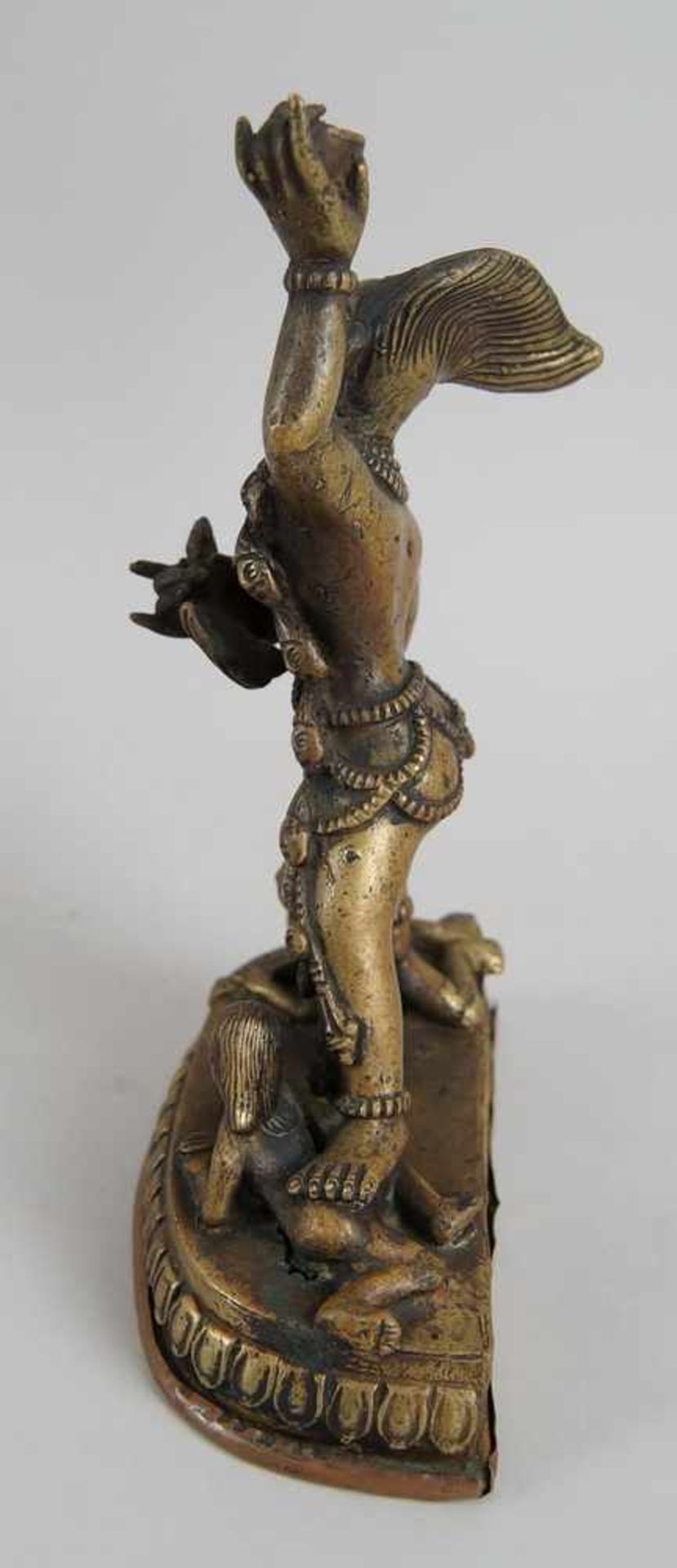 Kali, Shiva und Bhairava, Bronze/Kupfer, 18./19. JH, H 21 cm, signiert - Bild 9 aus 11
