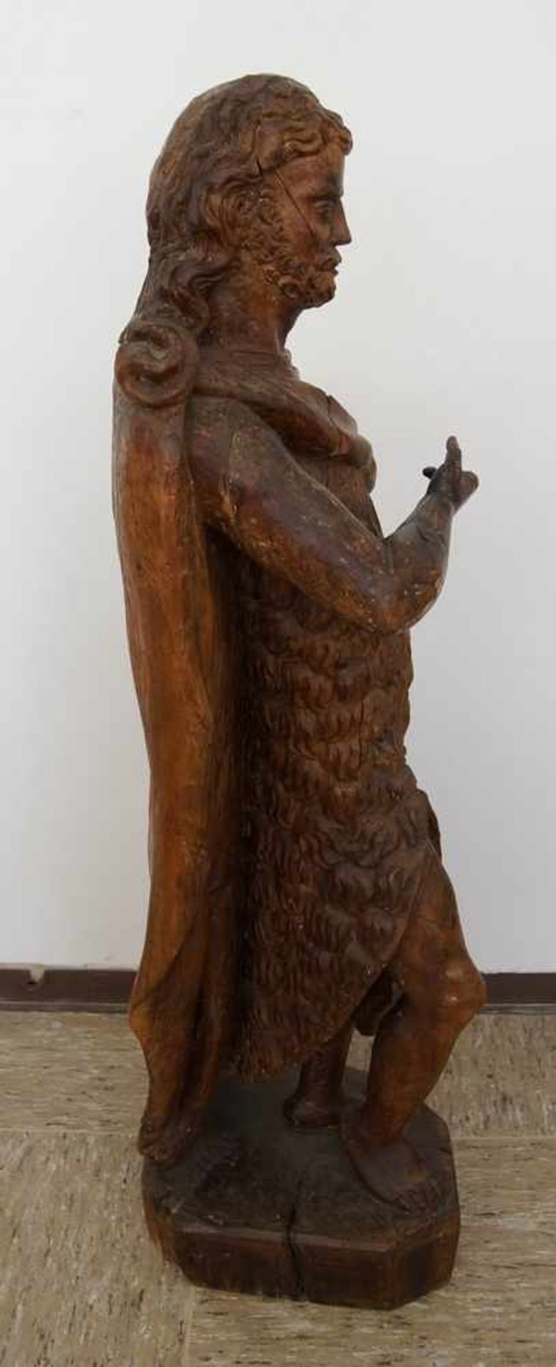 Grosse, in Holz geschnitzte Skulptur des heiligen Johannes, H 105cm- - -24.00 % buyer's premium on - Bild 9 aus 11