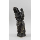 Gotische Skulptur einer Madonna mit Kind, Bronze, wohl um 1500, H 17,5 cm- - -24.00 % buyer's