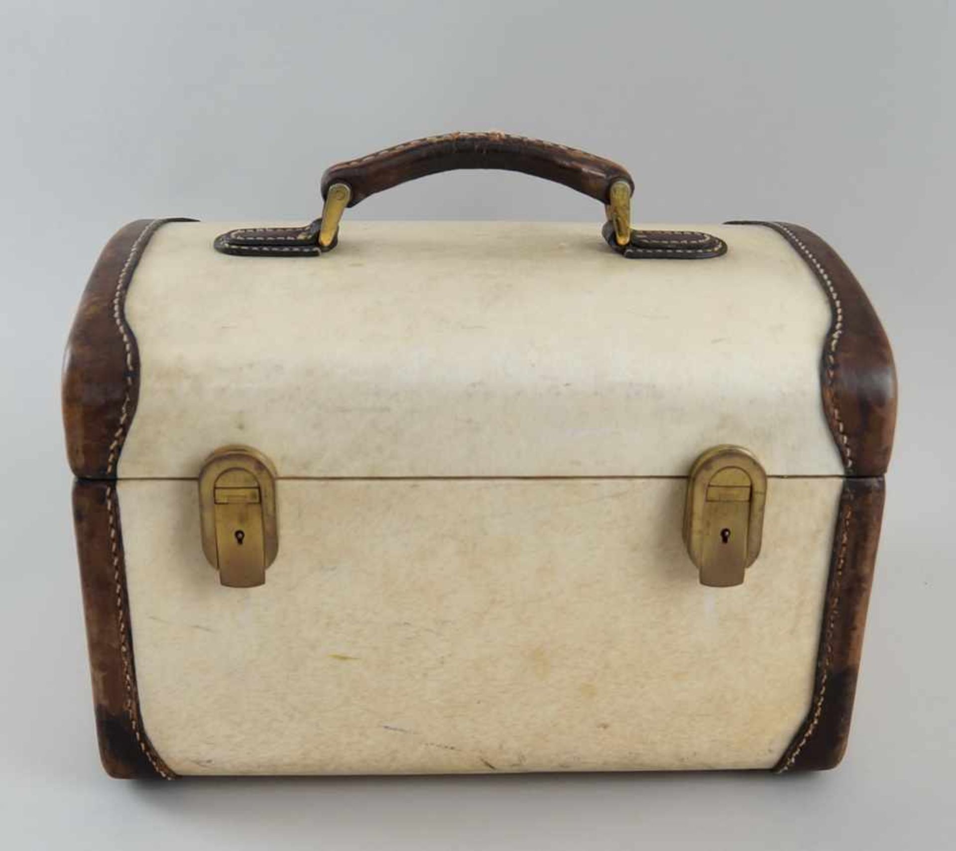 Feiner Koffer mit Beschlägen, Pergament, bezeichnet Franzi Italien, 22x32x22 cm- - -24.00 % buyer' - Bild 3 aus 8