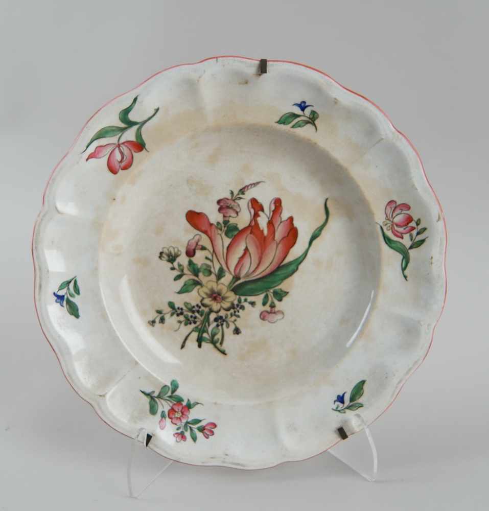 Keramikteller, floral bemalt, Altersspuren, verso gemarktet, Durchmesser 24cm- - -24.00 % buyer's - Image 2 of 4