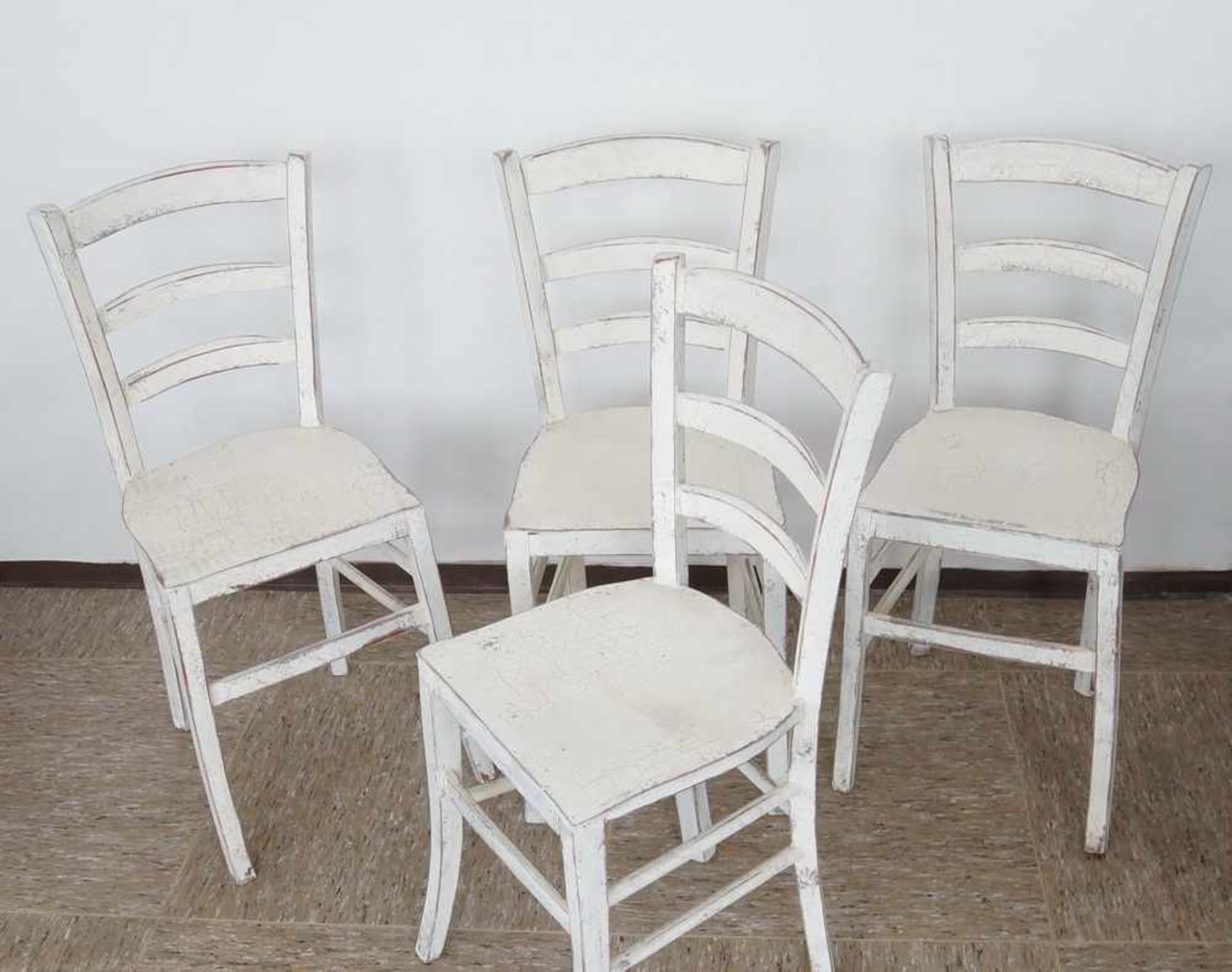 Vier Jugendstil Stühle, Weichholz, weiss gefasst, um 1900, 87x37x35xSH 47 cm- - -24.00 % buyer's - Bild 2 aus 5