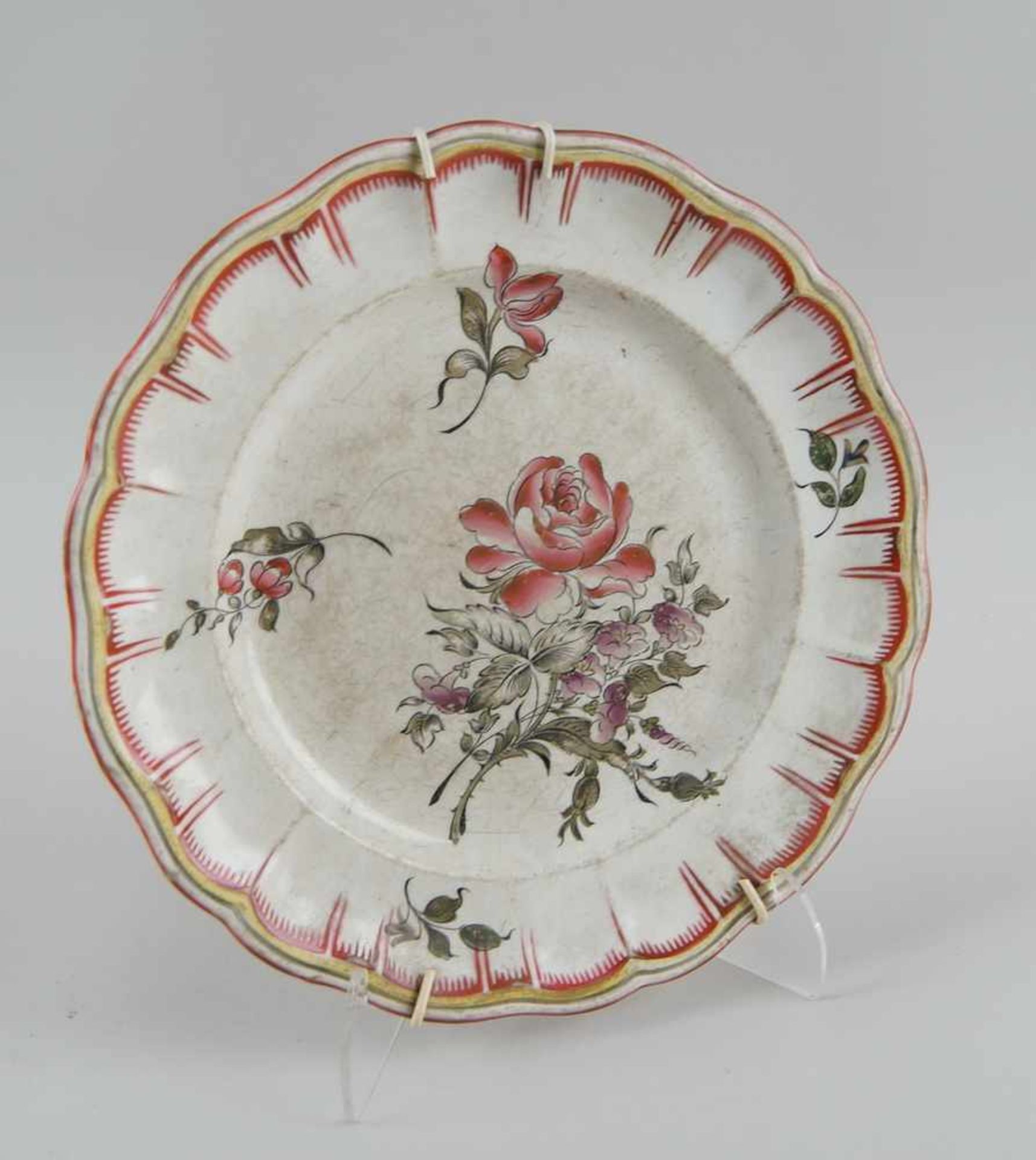 Keramikteller, floral bemalt, Altersspuren, verso gemarktet, Durchmesser 24,5cm- - -24.00 % buyer'