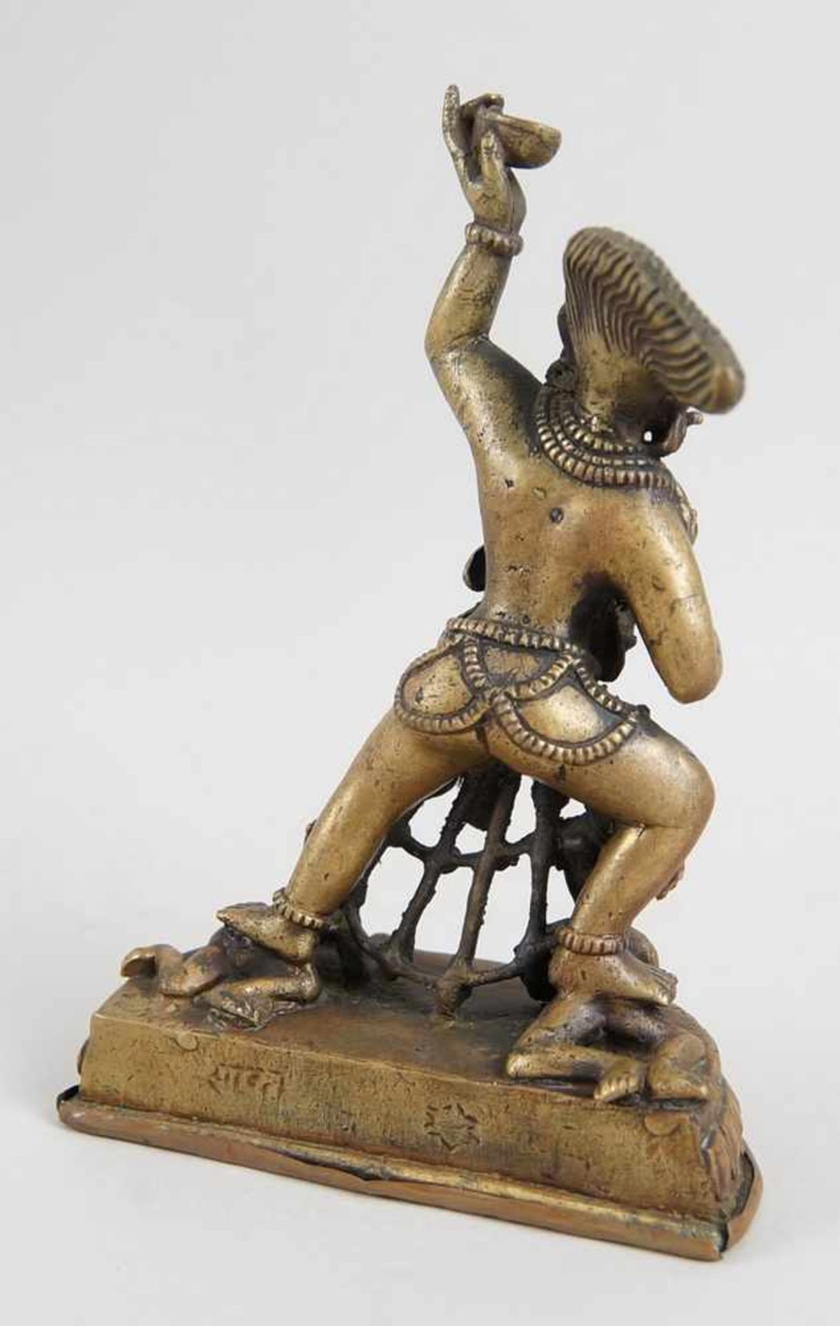 Kali, Shiva und Bhairava, Bronze/Kupfer, 18./19. JH, H 21 cm, signiert- - -24.00 % buyer's premium - Bild 4 aus 11