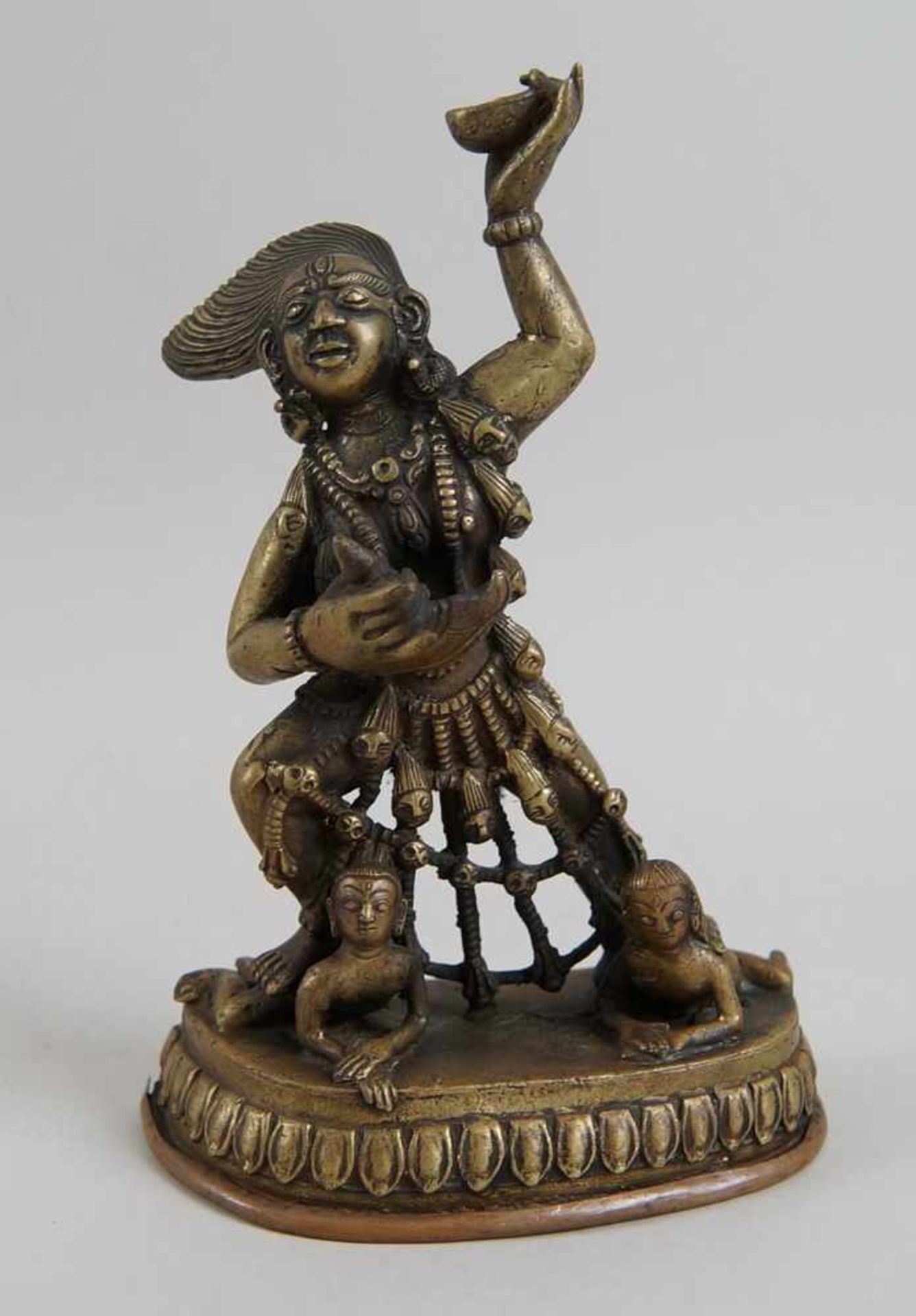 Kali, Shiva und Bhairava, Bronze/Kupfer, 18./19. JH, H 21 cm, signiert- - -24.00 % buyer's premium