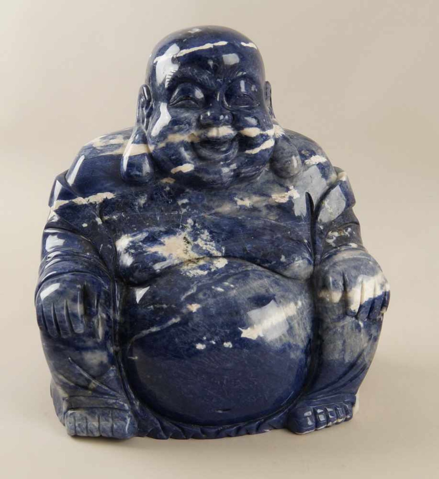 Sitzender Buddha aus Onyx, H 30 cm- - -24.00 % buyer's premium on the hammer price19.00 % VAT on