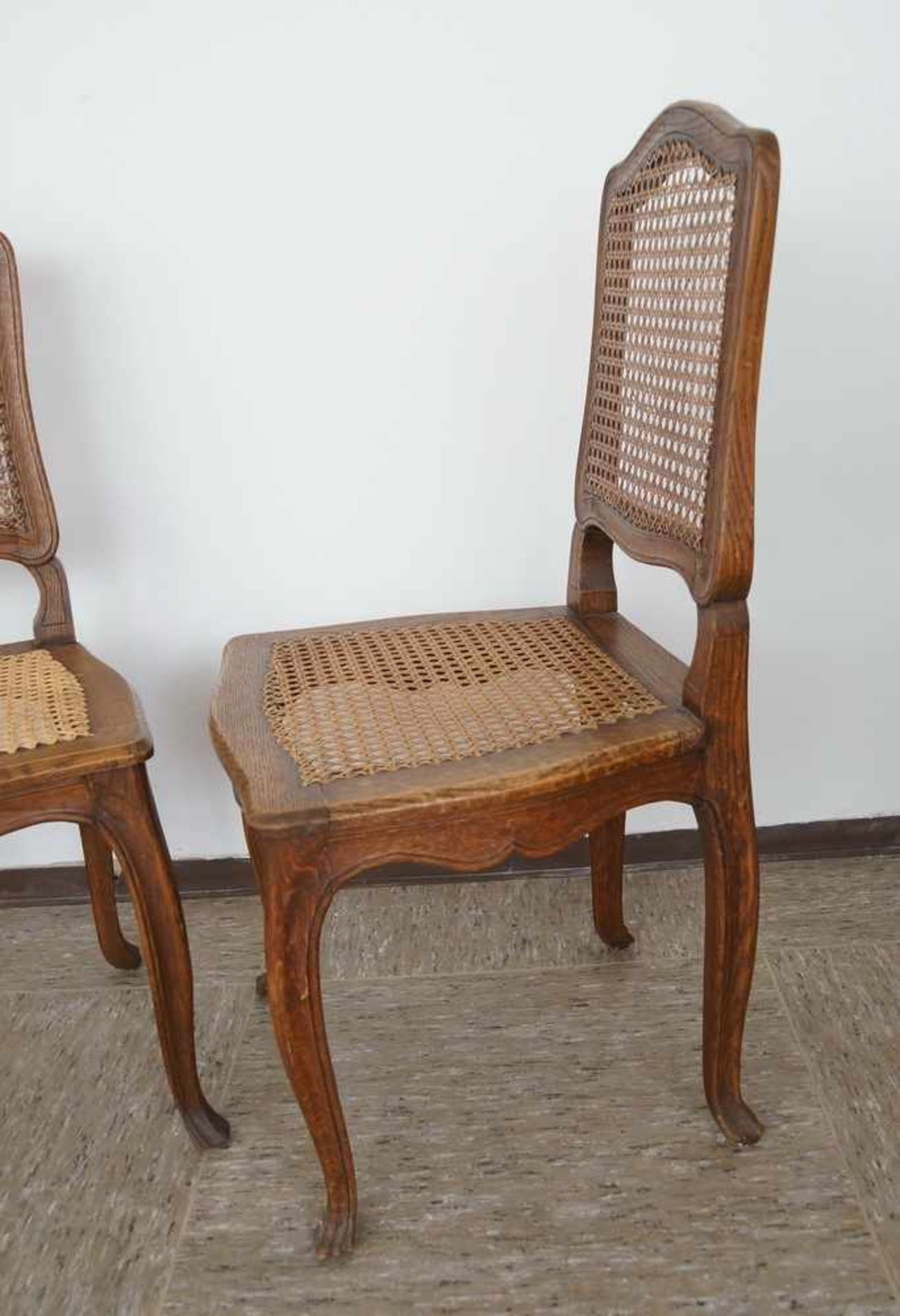 Zwei Spätbarock Stühle mit intaktem Geflecht, 19. JH, rest.-bed., 92x48x42xSH 43 cm- - -24.00 % - Bild 3 aus 5