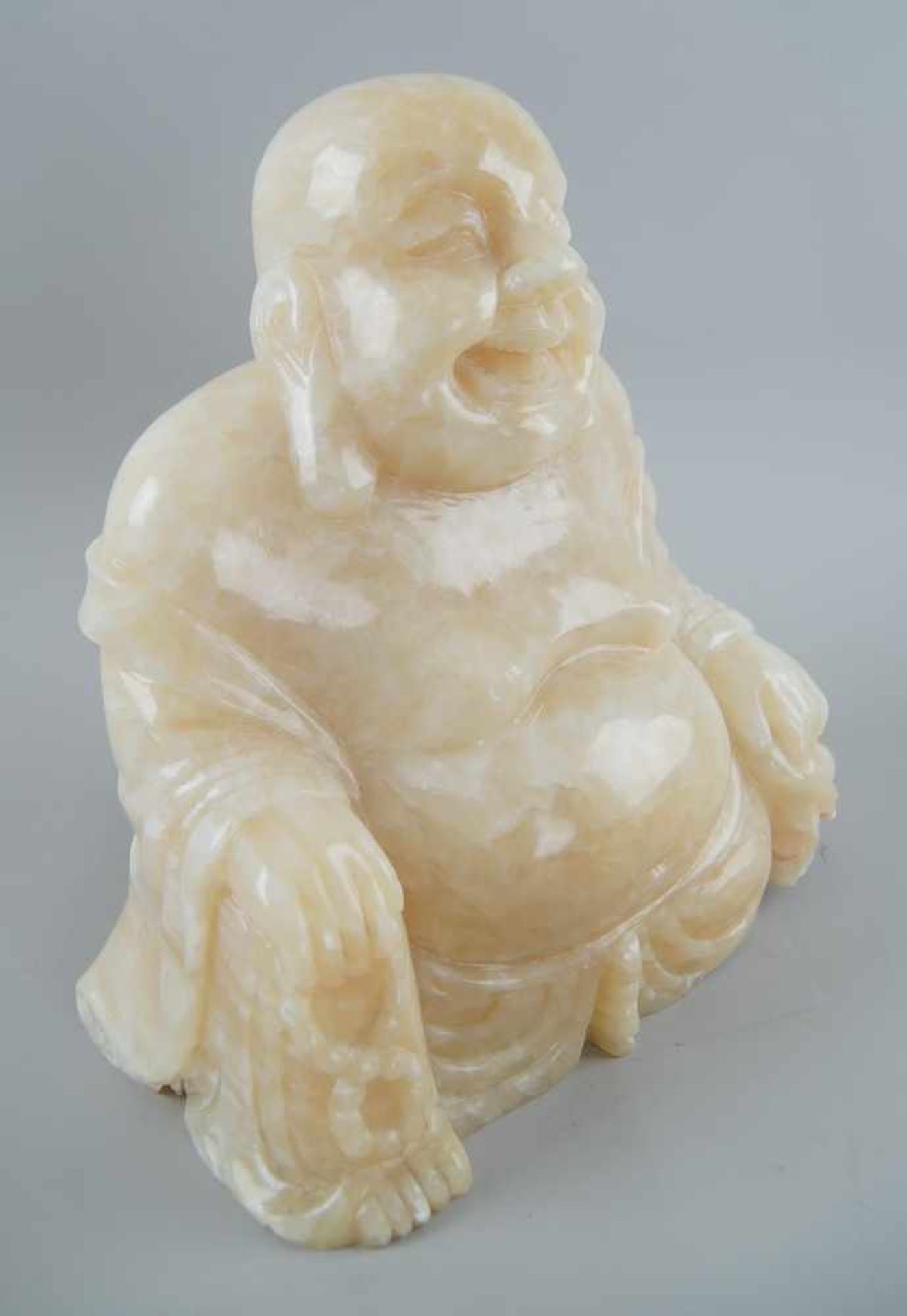 Sitzender Buddha aus Citronit, H 30 cm- - -24.00 % buyer's premium on the hammer price19.00 % VAT on - Bild 3 aus 7