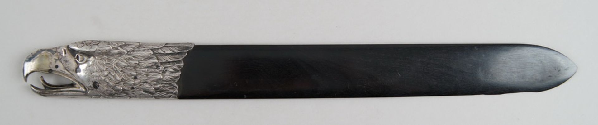 Grosser Brieföffner, Holzschaft mit Silbermontierung, Adlerkopf, gepunzt, L 43 cm- - -24.00 % - Bild 3 aus 6