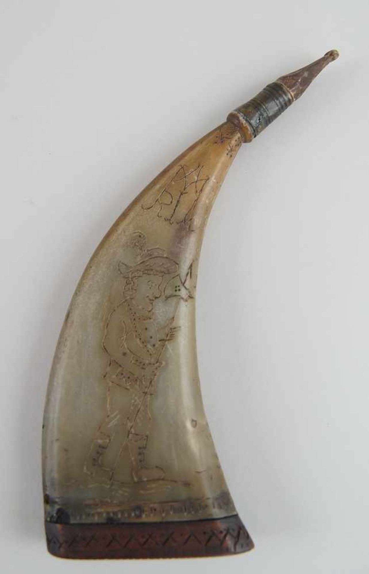 Pulverhorn, fein beschnitzt, datiert 1834, L 24cm- - -24.00 % buyer's premium on the hammer - Bild 3 aus 6