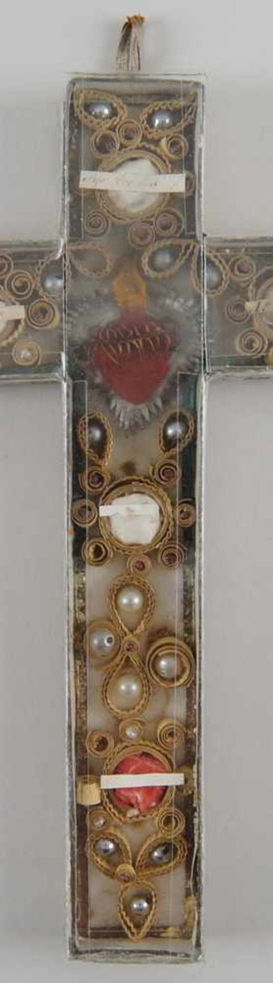 Feines Reliquienkreuz/Klosterarbeit hinter Glas, 20x12,5cm- - -24.00 % buyer's premium on the hammer - Bild 4 aus 6