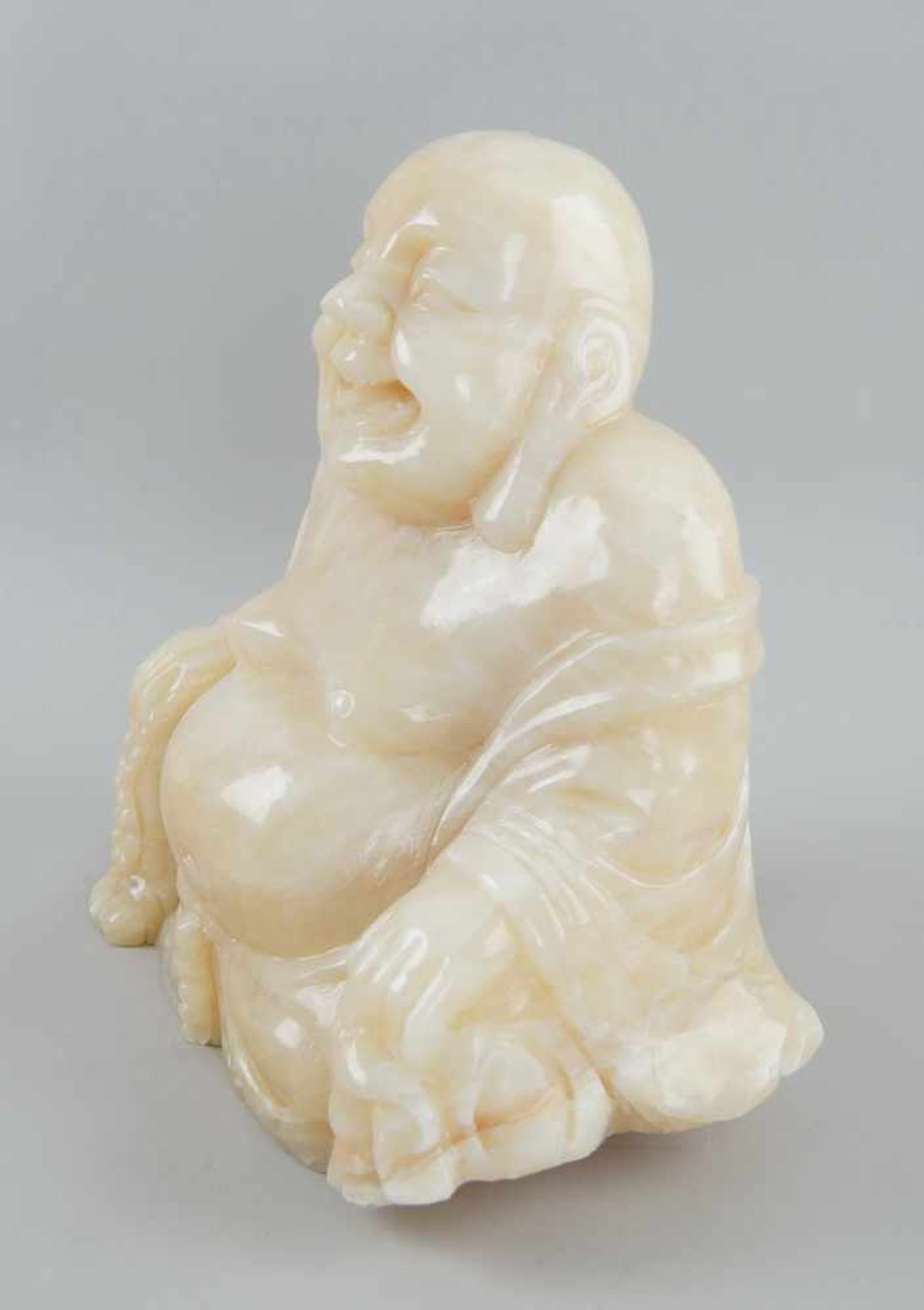 Sitzender Buddha aus Citronit, H 30 cm- - -24.00 % buyer's premium on the hammer price19.00 % VAT on - Bild 6 aus 7