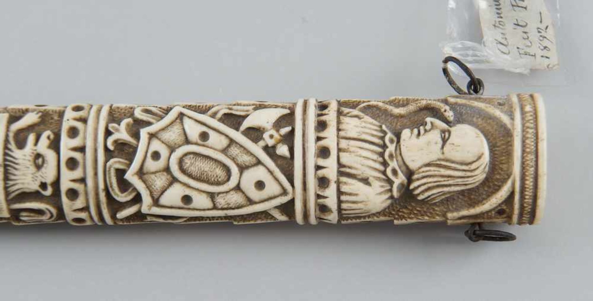 Schwert mit fein geschnitzter Scheide und Griff aus Elfenbein, Klinge aus Eisen, 19. JH,mit Zettel - Bild 6 aus 11