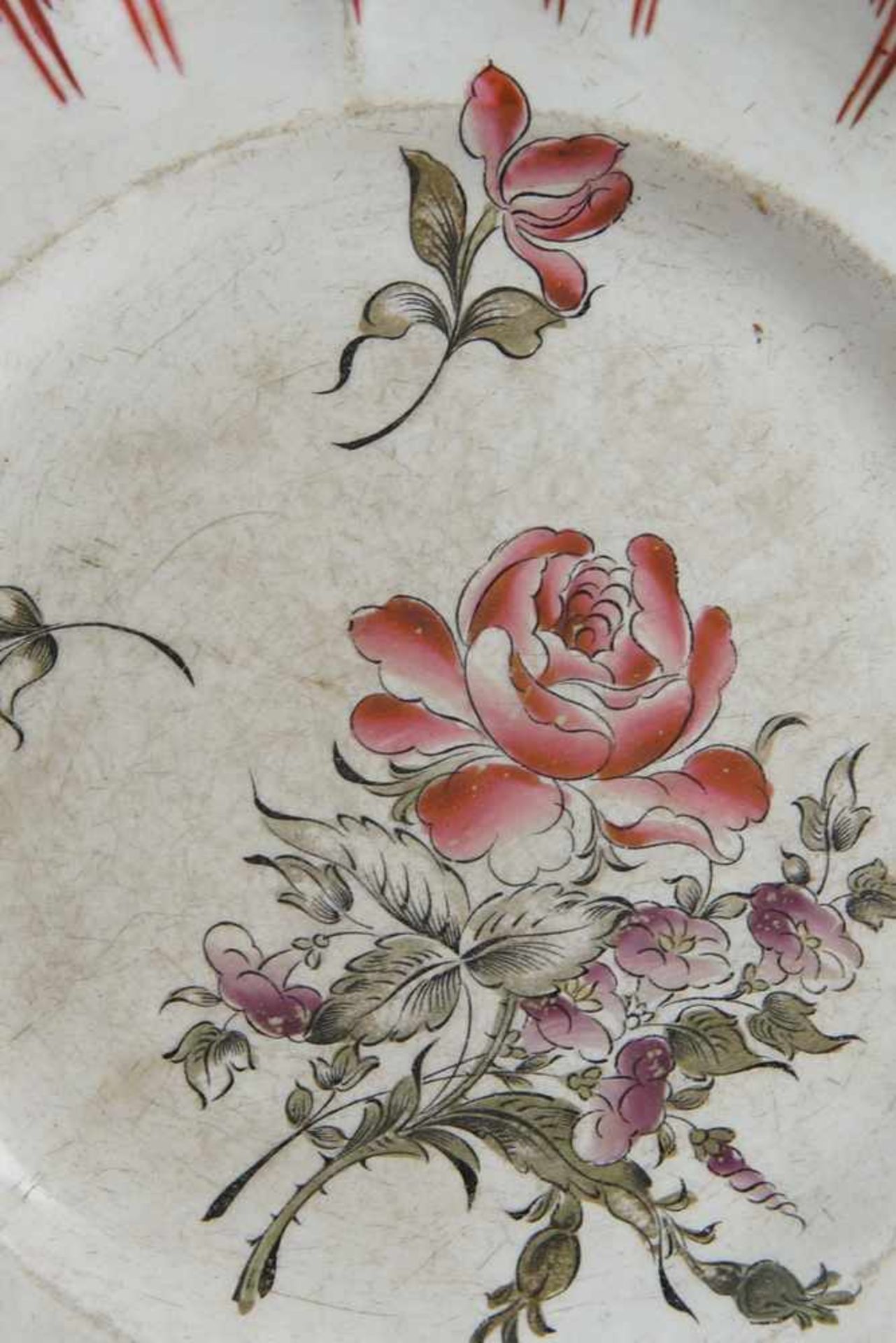 Keramikteller, floral bemalt, Altersspuren, verso gemarktet, Durchmesser 24,5cm- - -24.00 % buyer' - Image 3 of 4