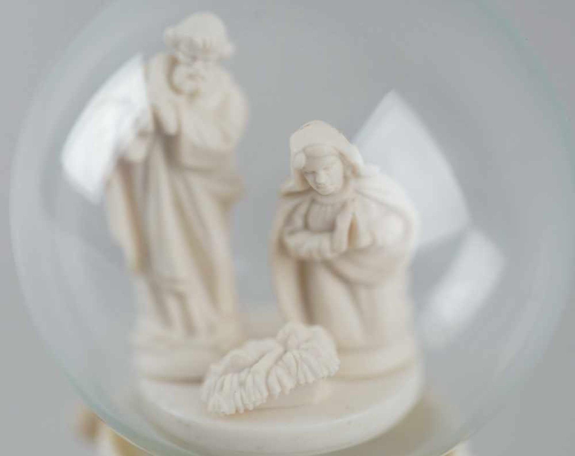 Rarität: Berchtesgadener Kugel, Beim, fein geschnitzt, die heilige Familie in derGlaskugel, 19. - Bild 3 aus 11