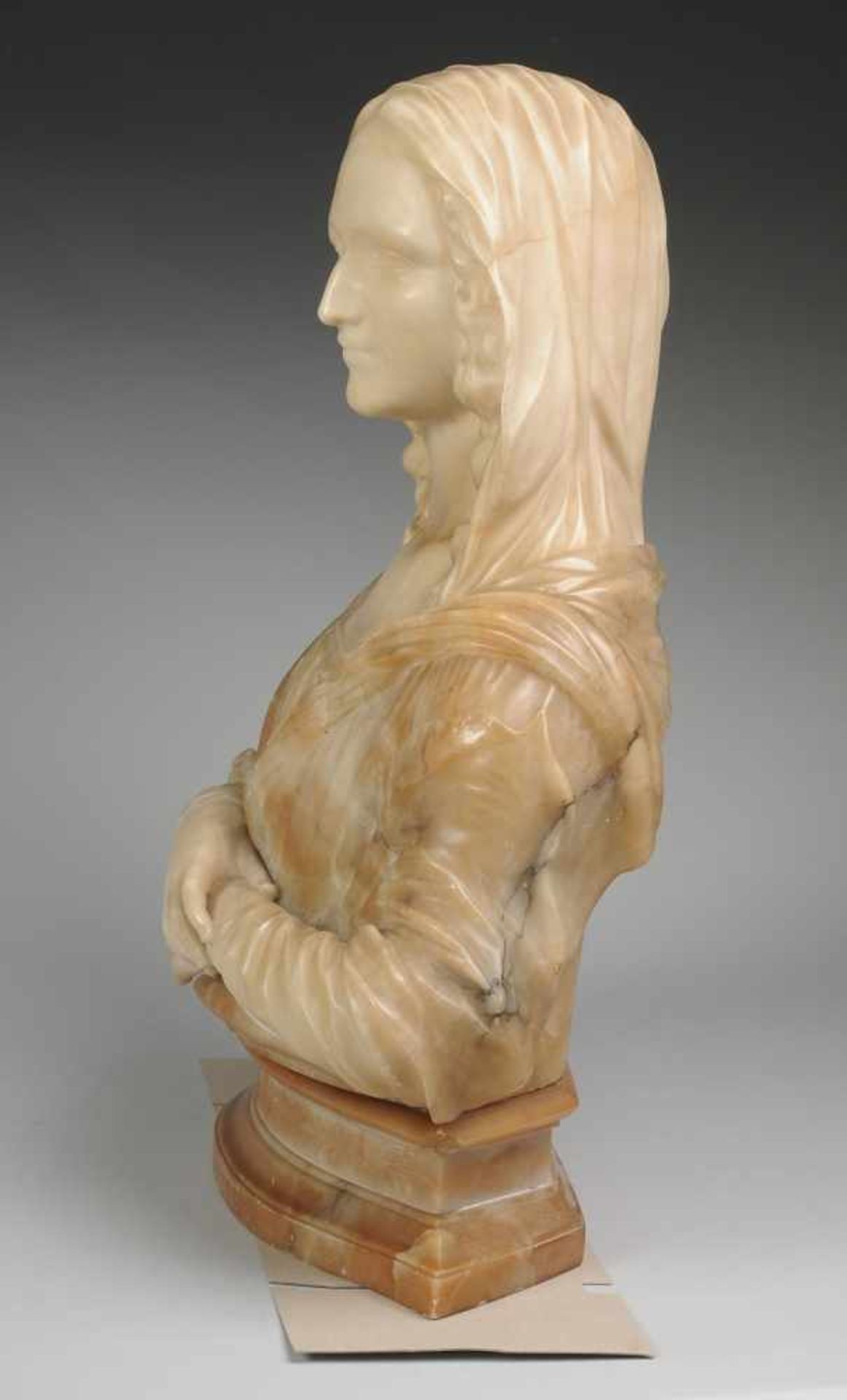 Giarrizzo, Salvatore attr.(1853 Piazza Armerina - 1926 Macerata) Alabaster. La Gioconda. Auf - Bild 4 aus 5