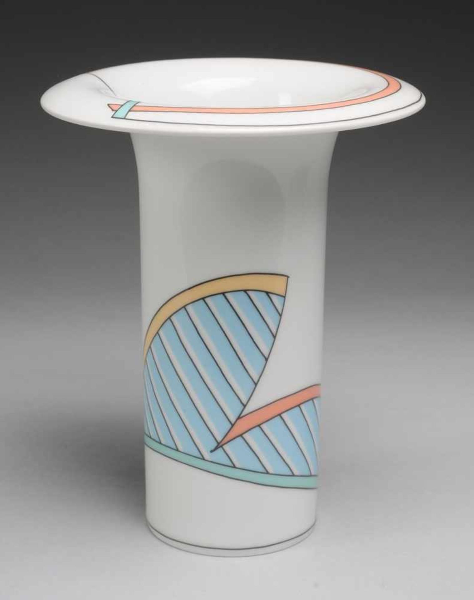 Vase "Century New Wave"Porzellan. Zylindrische Form mit weit ausgestellter Mündung. Polychromer