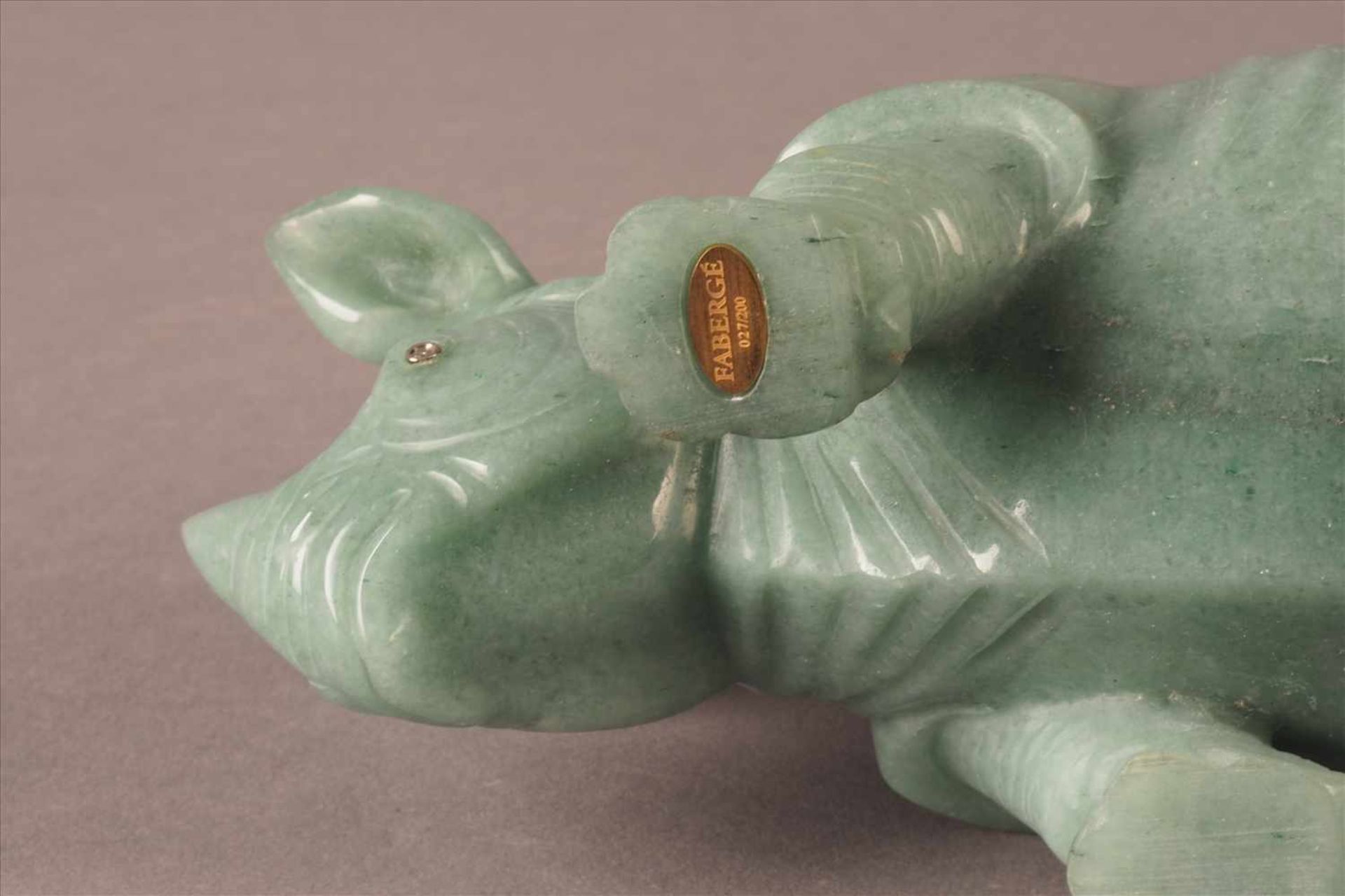 Fabergè-Tierfigur AventurinGeschnitten und poliert, stehendes Nashorn in vollplastischer Form, - Bild 3 aus 4