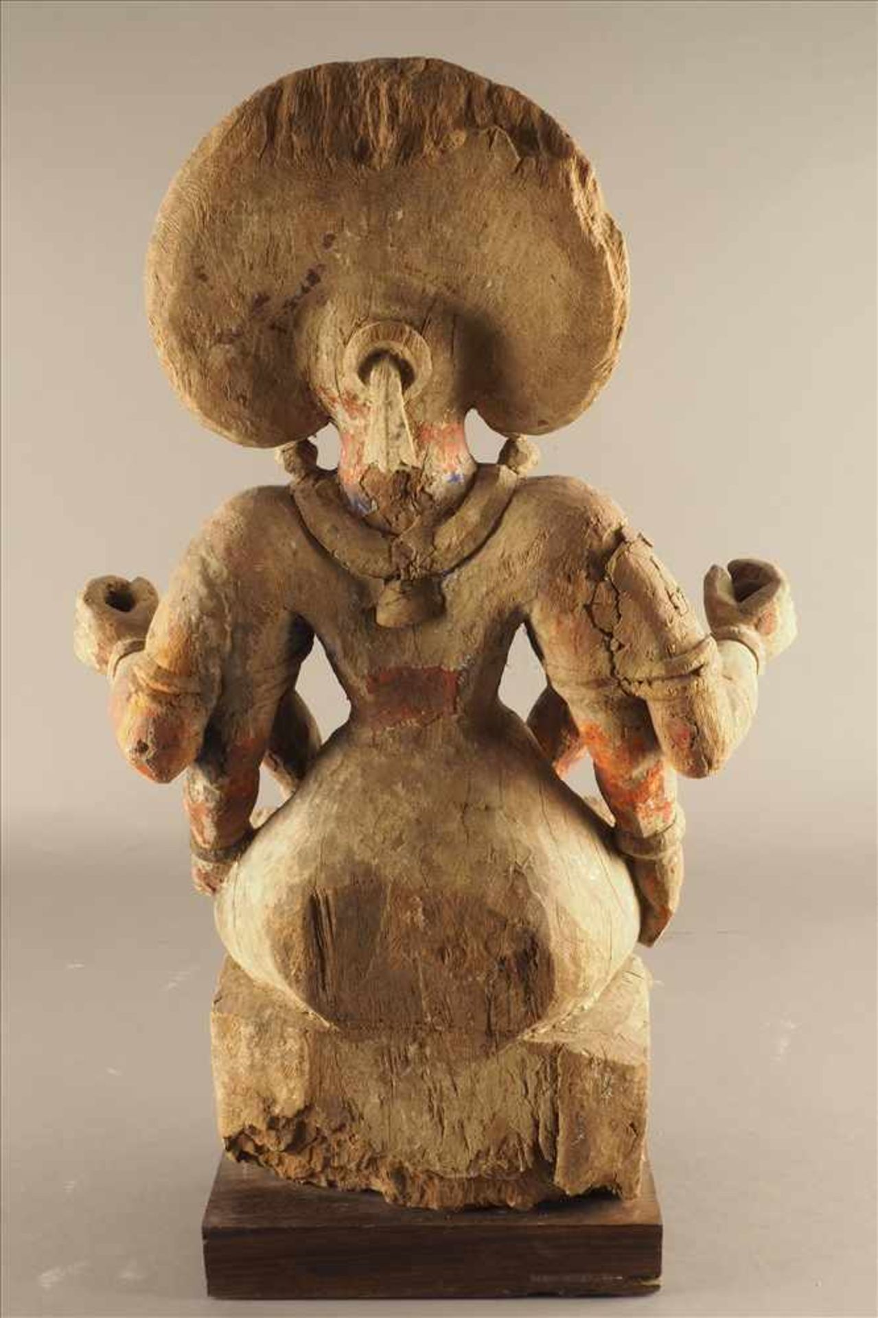 Kali, Holz geschnitztGefasst, Reste alter Fassung, 17./18. Jh., Maße: H69cm. - Bild 6 aus 7