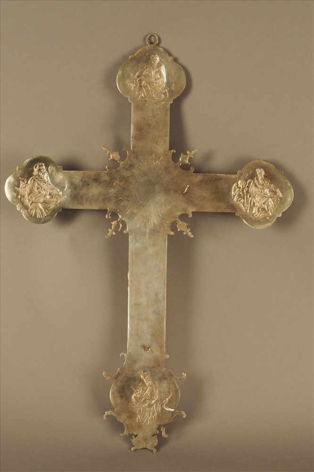 Silberkruzifix mit Korpus Christi aus Elfenbein Fein geschnitzt, am Kreuz die Abbildung der vier - Bild 3 aus 7