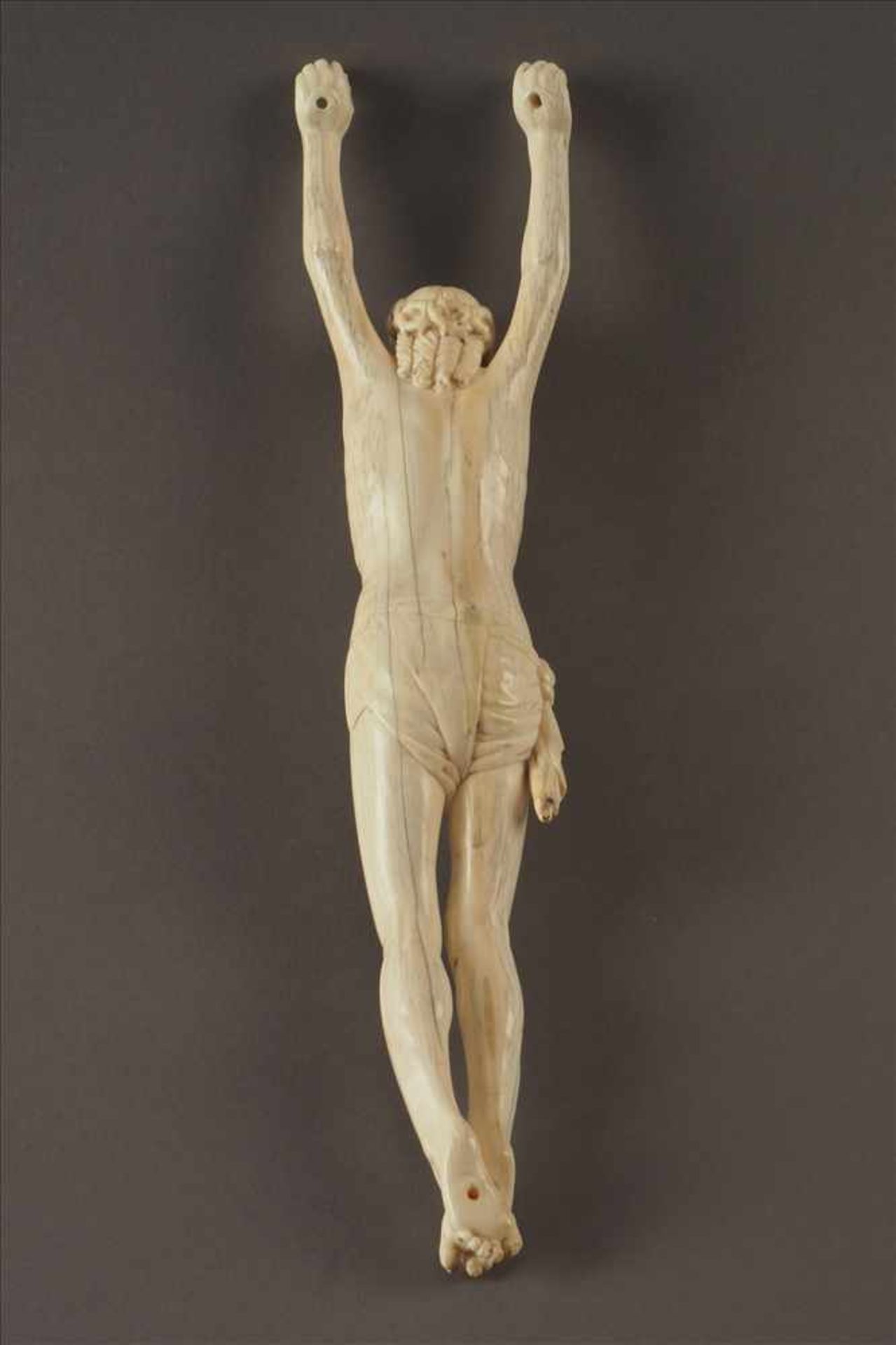 Gotischer Elfenbeinchristus, 16. Jh.Besch., Maße: H25cm. - Bild 2 aus 3