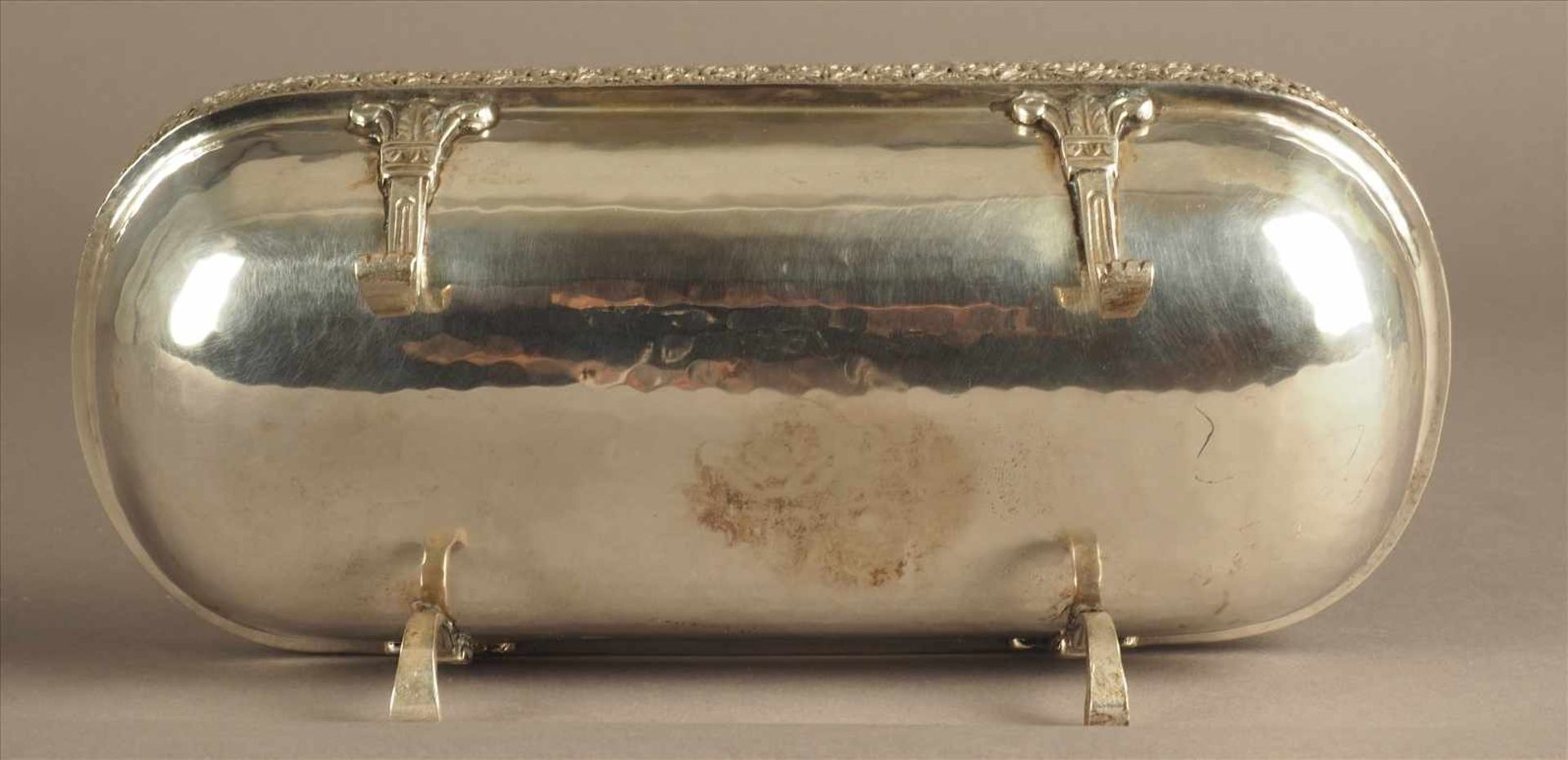Empire-SilberschälchenMit durchbrochenen Verzierungen, um 1800, Maße: H7,5 x B23 x T10cm. - Bild 4 aus 4