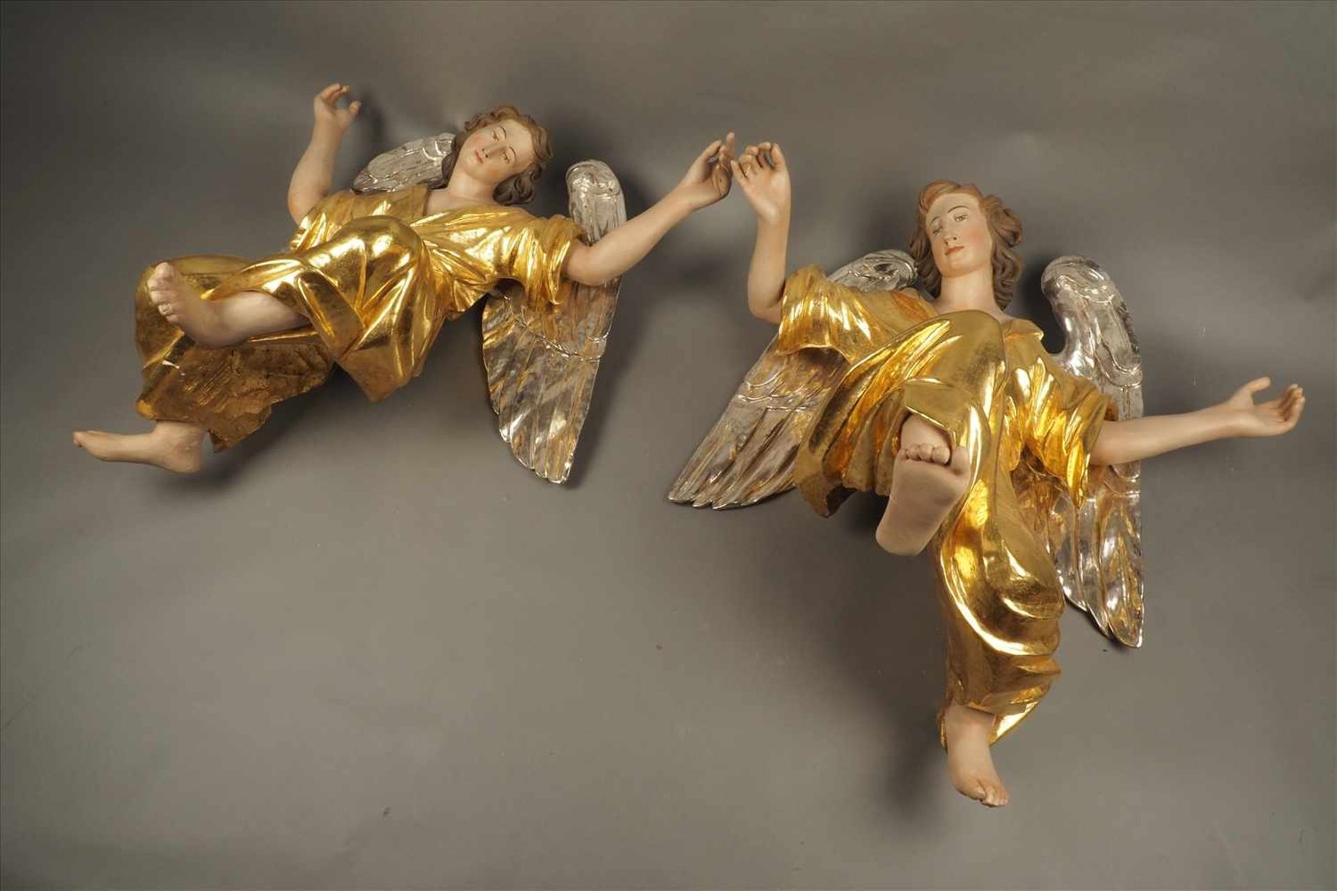 Paar barocke Engel, Österreich 18. Jh.Rest. bed., Maße: H ca.90 x B ca.80cm - Bild 2 aus 5