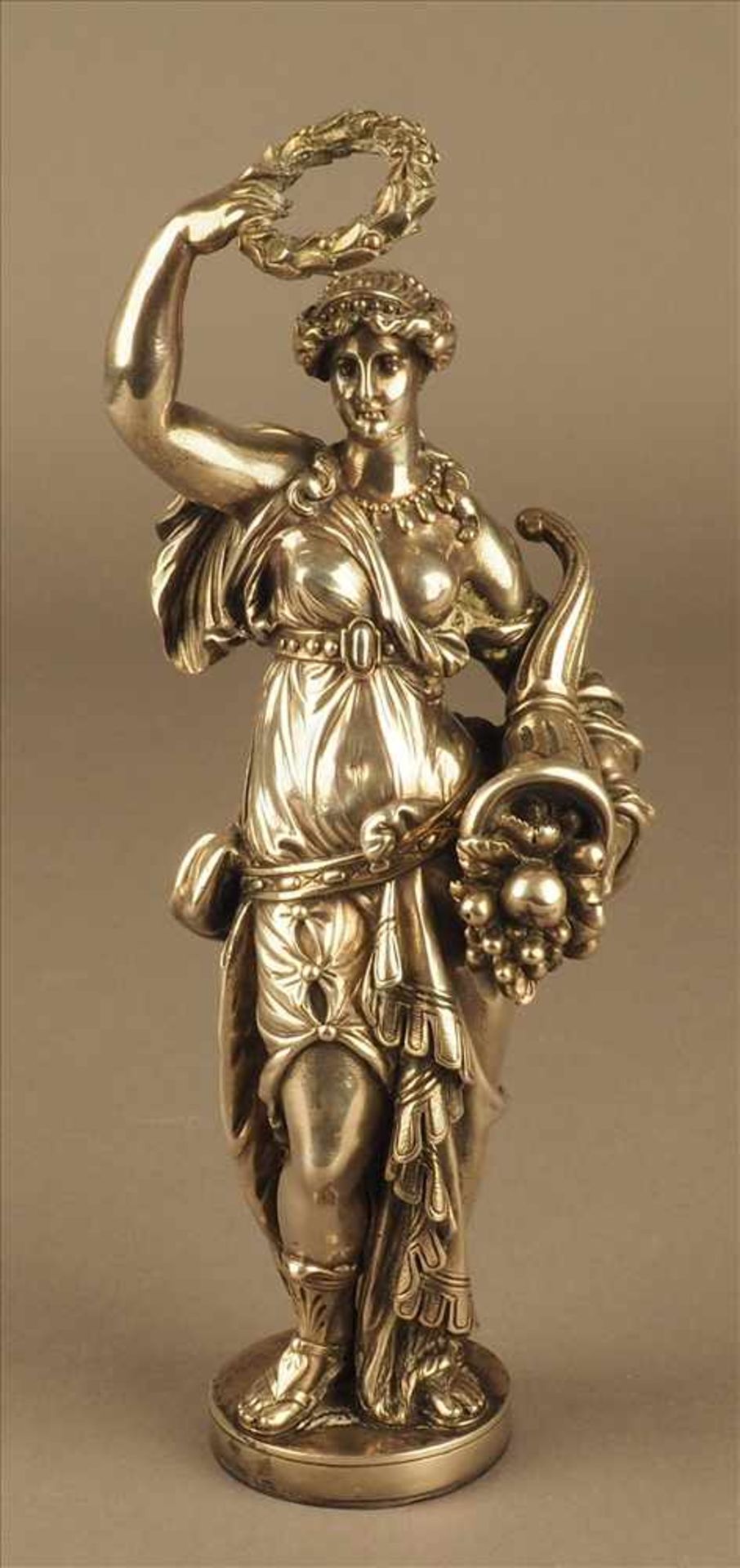Silberfigur einer Frau mit FüllhornSehr fein ausgearbeitet, wohl Italien um 1800, unleserl.