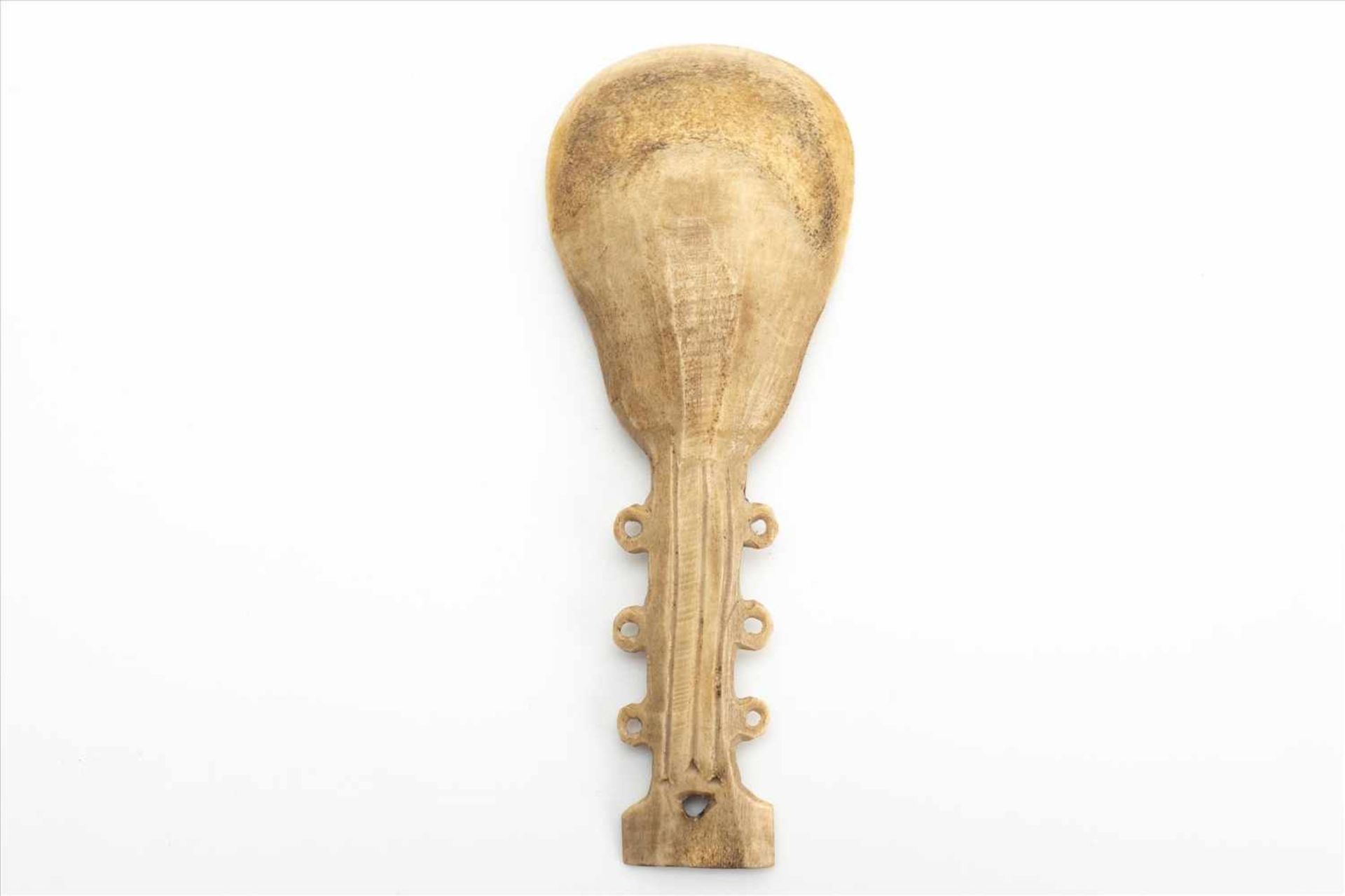 WikingerlöffelWalknochen, geschnitzt, mit Rentier graviert.Maße: L10,5cmViking spoonWhale bone, - Bild 2 aus 3