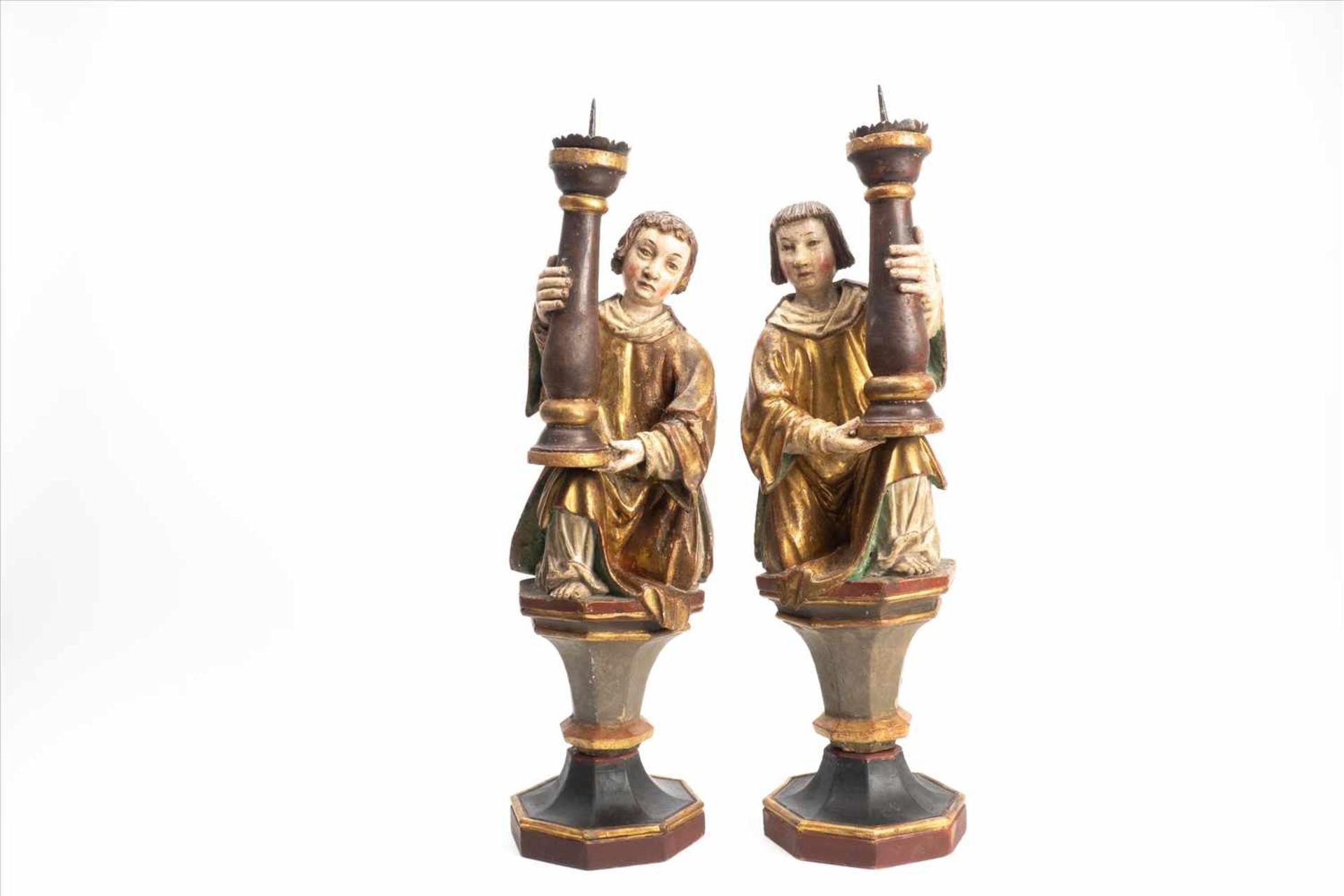 Paar original gotische Leuchter-EngelDeutschland/Schwaben, um 1500, holzgeschnitzt und gefasst.Maße: