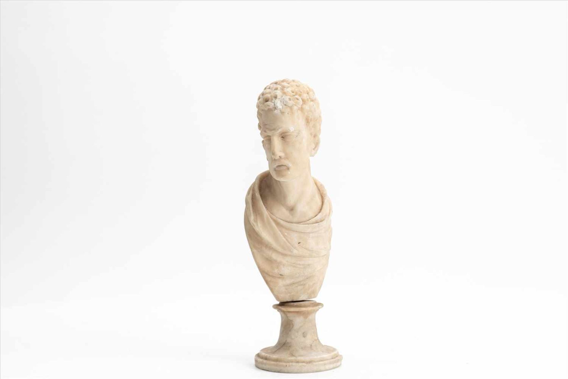 Kleine Marmorfigur/-büsteWohl Italien um 1700, min. besch. Maße: 14,5cmSmall marble figure/ - Bild 6 aus 10